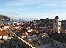 「アドリア海の真珠」とうたわれる「ドブロヴニクの旧市街」（クロアチア）の美しい街並み