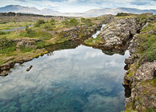 世界最古の議会の遺構があり大陸プレートの割れ目が見られる「シングヴェトリル国立公園」（アイスランド）