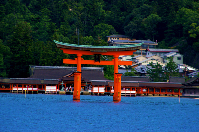 日本の神社建築の傑作、厳島神社と世界遺産