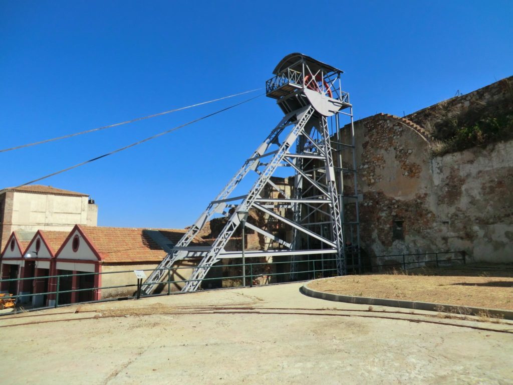 『アルマデンとイドリア－水銀鉱山の遺跡』（スペイン/スロベニア共和国）