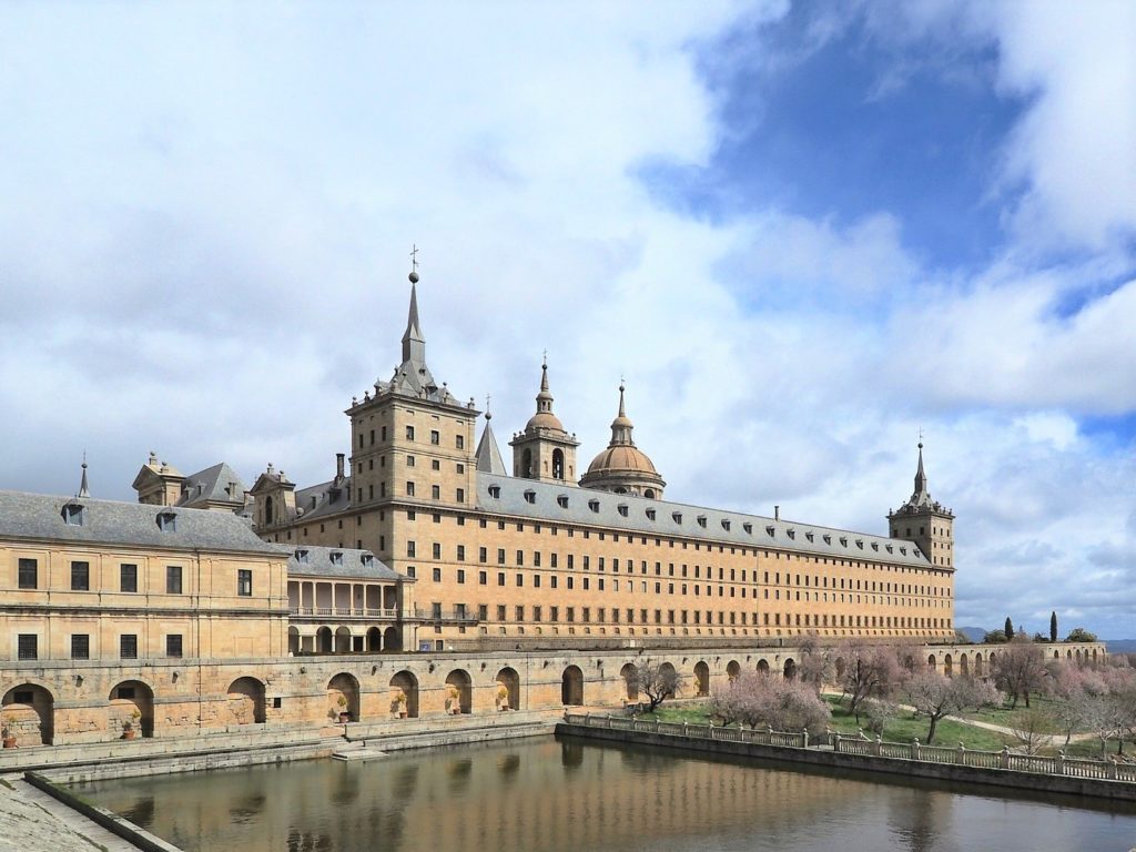 マドリードのエル・エスコリアール修道院と王立施設（スペイン）